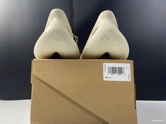 FY4567 Sand RNNR Adidas Foam Yeezy 1114